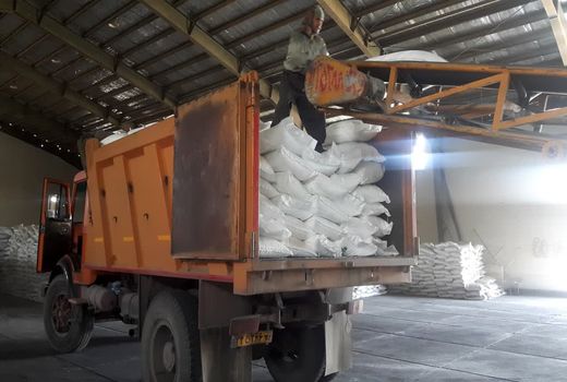 تأمین و توزیع 180 تن انواع کودهای یارانه‌ای در شهرستان طالقان