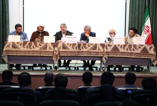 شهرستان خمینی شهر قطب کشاورزی استان اصفهان است