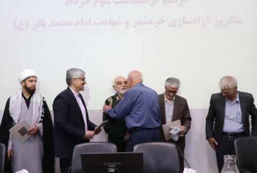 سنگرسازان بی‌ سنگر در دفاع مقدس حماسه‌‌ساز شدند