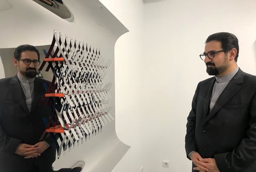 بازدید معاون هنری از نقش برجسته های هندسی وزیری مقدم