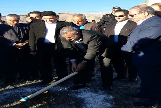 عملیات اجرایی پروژه ۱۰۵ هکتاری آبیاری کم فشار در گلپایگان آغاز شد