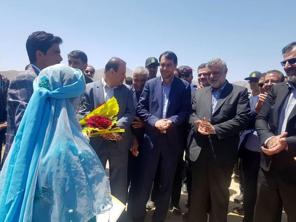 عملیات اجرایی احداث مجتمع گلخانه ای 5 هکتاری در شهرستان بوانات 
