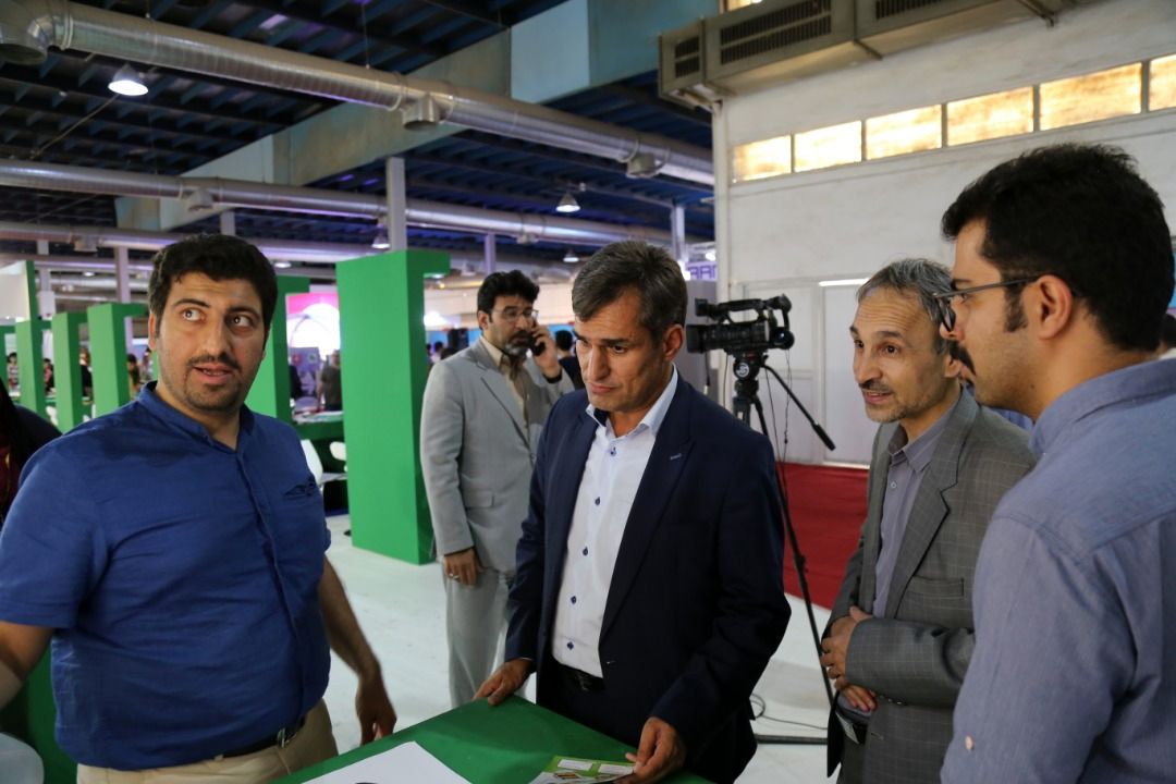 بازدید معاون برنامه ریزی و امور اقتصادی وزارت جهاد کشاورزی از بیست و پنجمین نمایشگاه الکامپ
