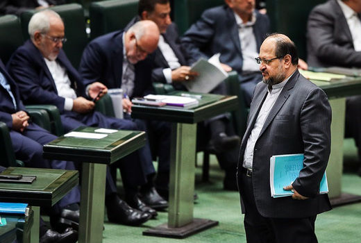 استیضاح وزیر صنعت تقدیم هیات رئیسه شد
