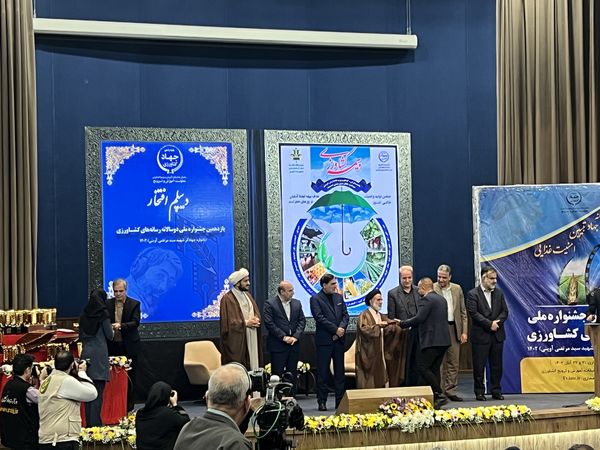 الگو مصرف و سبک زندگی از طریق رسانه ملی به مردم منتقل شود