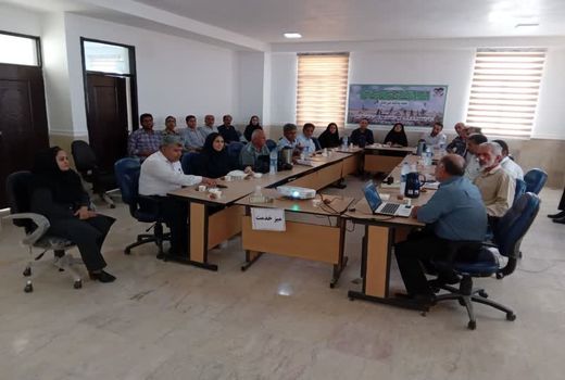 کارگاه آموزشی مقابله با حمله احتمالی ملخ صحرایی در دیلم برگزار شد