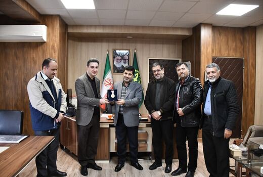 انتخاب فتحی به عنوان مدیر نمونه و پیشگام در رونق تولید