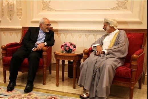 رایزنی ظریف با وزیر امورخارجه عمان در مسقط