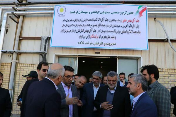 بازدید وزیر جهاد کشاورزی از یک شرکت فرآوری تخم مرغ در شهرستان آرادان