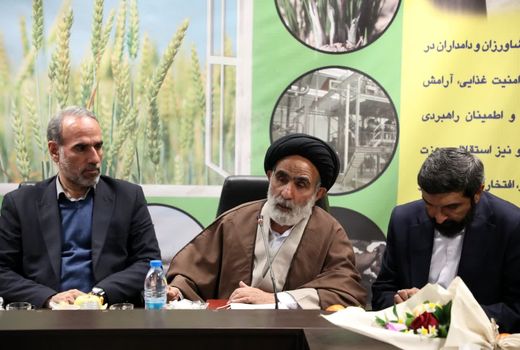 خون شهدا ضامن امنیت و آرامش کشور است