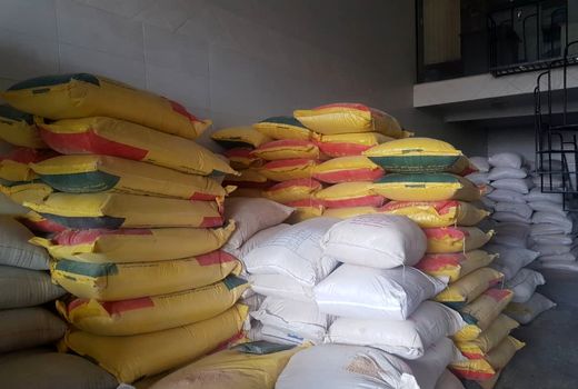 6تن نهاده دامی خارج از شبکه توزیع در قزوین کشف و توقیف شد