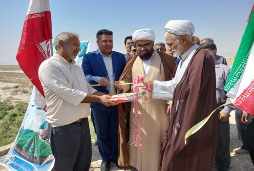 یک شبکه آبیاری و زهکشی در زرین دشت افتتاح شد