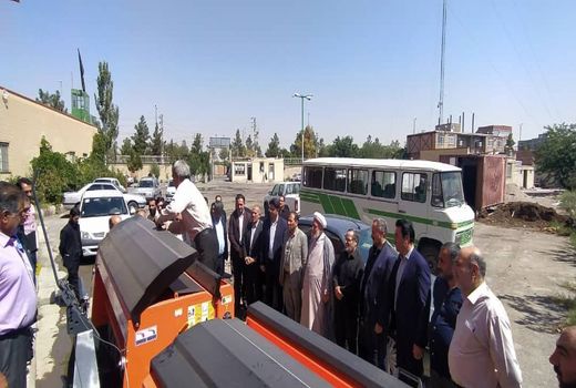 تحویل دو دستگاه ریزدانه کار به کشاورزان پیشروی روستاهای نوجه ده و آخولا 

