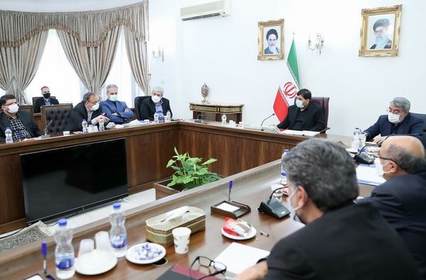 ارایه تسهیلات به دامدارن و تولیدکنندگان صنایع لبنی از جمله سیاست های دولت برای تنظیم بازار شیر و لبنیات است 