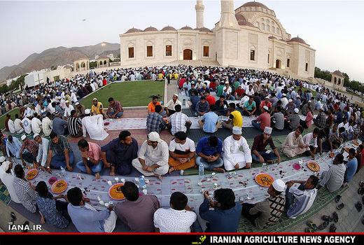 مراسم افطار در عمان