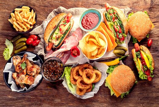 لزوم افزایش مالیات علیه فست فودها