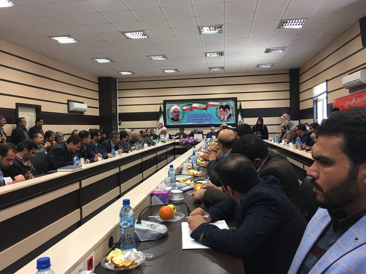 حضور وزیر جهاد کشاورزی در فرمانداری خنداب/ پیشتازی در کشت انگور، هلو و شلیل در استان مرکزی، کمبود صنایع تبدیلی و بستر صادرات تولیدات رو به افزایش