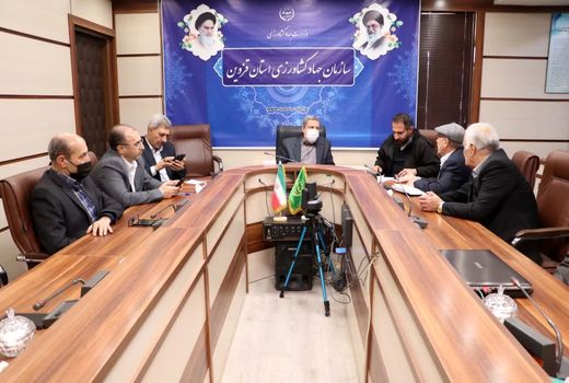 دیدار اهالی روستای دستجرد سفلی با سرپرست سازمان جهاد کشاورزی استان قزوین