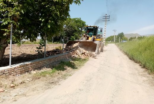 5 بنای غیر مجاز در اراضی کشاورزی شهرستان آبیک تخریب شد 