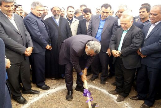 مجتمع گلخانه‌ای شهرستان سرایان کلنگ زنی شد
