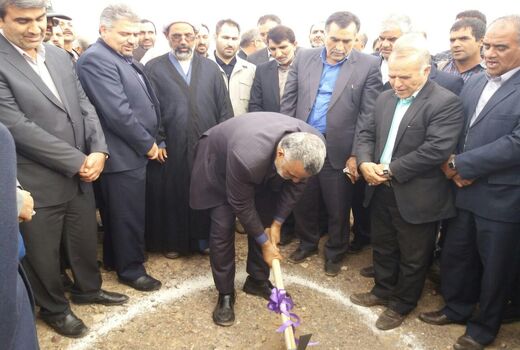مجتمع گلخانه‌ای شهرستان سرایان کلنگ زنی شد