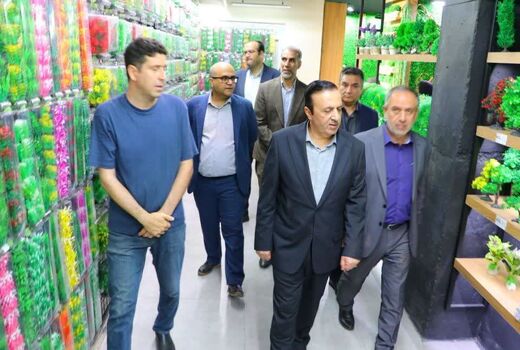 بازدید استاندار قزوین از بزرگ‌ترین مجتمع پرورش ماهیان زینتی کشور 