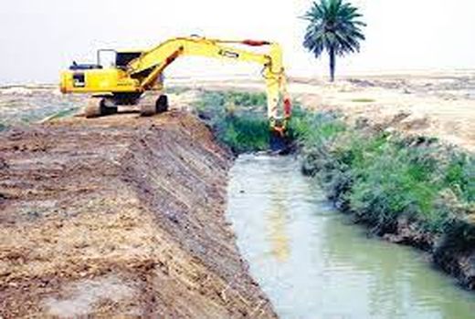 جلوگیری از هدر رفت آب با لایروبی انهار سنتی در خرمشهر