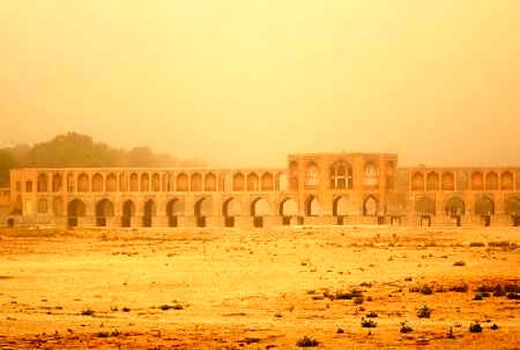 انتشار گردوغبار سمی گاوخونی تا شعاع 400 کیلومتری