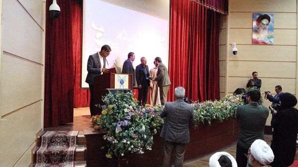 محمدفرازی، به عنوان مدیر نمونه فیروزکوه انتخاب شد