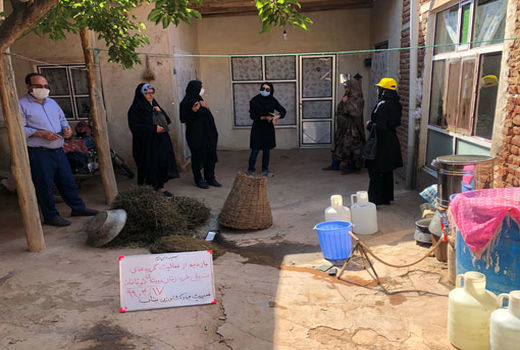 بازدید از فعالیت گروههای صندوق خرد زنان توتاخانه شهرستان بناب با حضور کارشناس صندوق کارآفرین امید