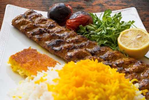 آشنایی با فوت و فن تهیه کباب گلپایگان در یک مستند