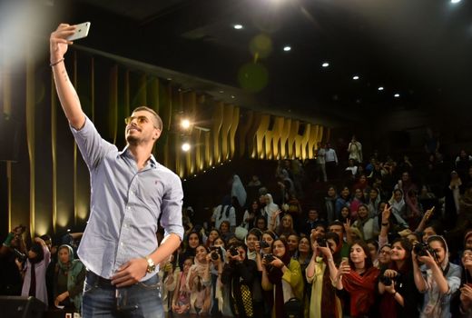 سعیدعزت اللهی به تماشای فیلم بهاره افشاری نشست