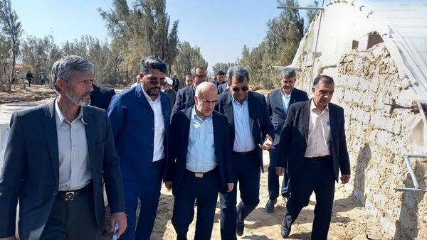 توسعه پرورش گونه‌های آبزی سازگار با آب‌های شور و لب‌شور راهبرد مؤثر در ایجاد اشتغال پایدار