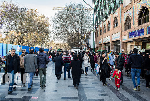 چرخ پیش‌بینی‌ها حول داستان گرانی