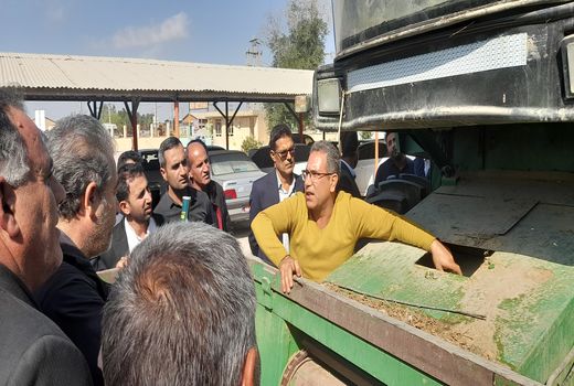 کاهش افت محصولات کشاورزی در رامهرمز با آموزش کمباین داران