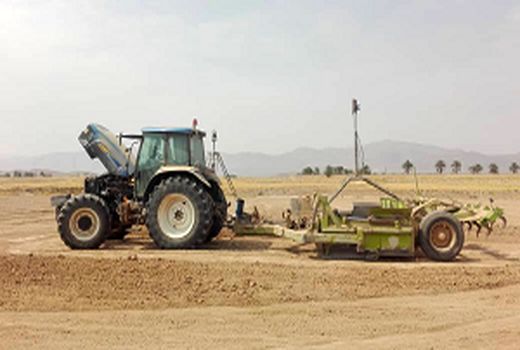 اراضی زراعی در فسا تسطیح لیزری‌ شدند 