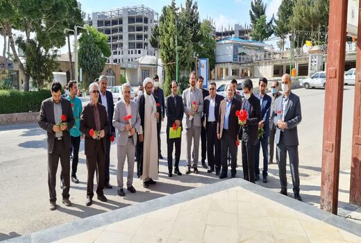 گلباران مزار مطهرشهدا به مناسبت گرامیداشت هفته جهاد کشاورزی 