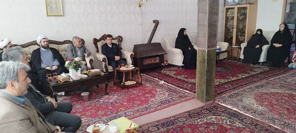 دیدار با خانواده معظم شهید میر محسن درگاهی به مناسبت هفته بسیج