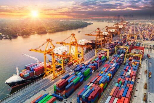 توسعه صادرات نیازمند زیرساخت‌های لجستیکی و حمایت مالی است