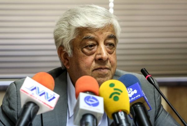 کشاورزی کشور ظرفیت خودکفایی ندارد/ وزارت نیرو به‌دنبال پول است/ توصیه کشاورز به کشاورزان