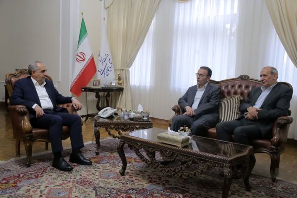  استاندار آذربایجان شرقی خواستار اختیارات ویژه به استان آذربایجان شرقی برای واردات نهاده‌های دامی شد