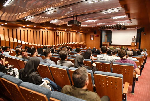 مسئولین فنی بهداشتی دامپزشک در سایت‌های نگهداری نهاده‌های دامی وارداتی