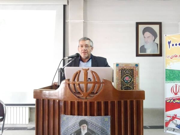 تعاون روستایی در پیشانی خدمت به کشاورزان و روستاییان قرار دارد