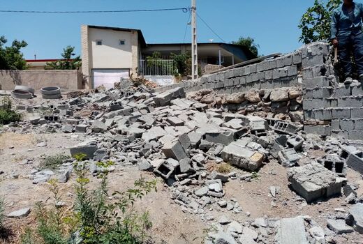 چهار بنای غیر مجاز در اراضی کشاورزی شهرستان آبیک تخریب شد 