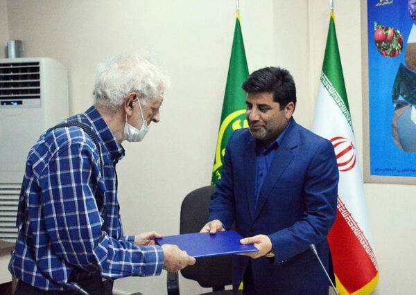 تجلیل خانه توسعه آذربایجان از مهندس اکبر فتحی رئیس سازمان جهادکشاورزی استان آذربایجان شرقی 