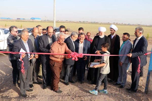 افتتاح یک طرح سامانه نوین آبیاری در شهرستان بوئین زهرا