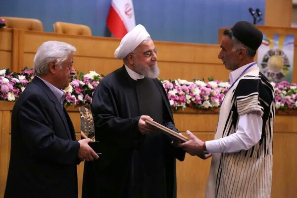 تجلیل از ۴ تولیدکننده نمونه بخش کشاورزی چهارمحال و بختیاری 