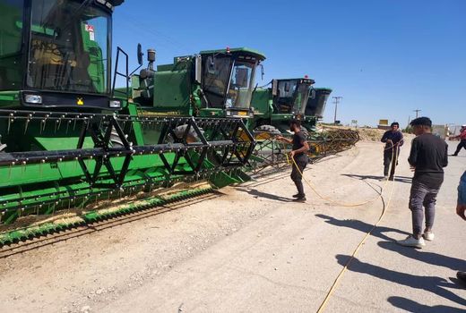 کمباین های برداشت غلات در بخش فلارد ضدعفونی شدند