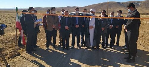 گشایش جاده بین مزارع در خرمبید
