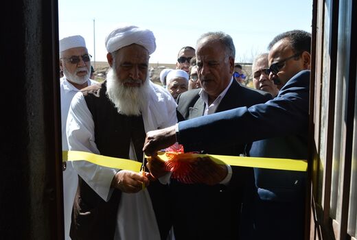 افتتاح و بهره برداری از طرح آبیاری تحت فشار در شهرستان درمیان